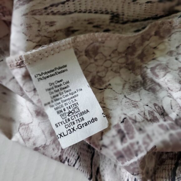 1. 4. 3 Story by Line Up Brown Reptile Print Blouse Capped Sleeves 3X - Picture 9 of 13